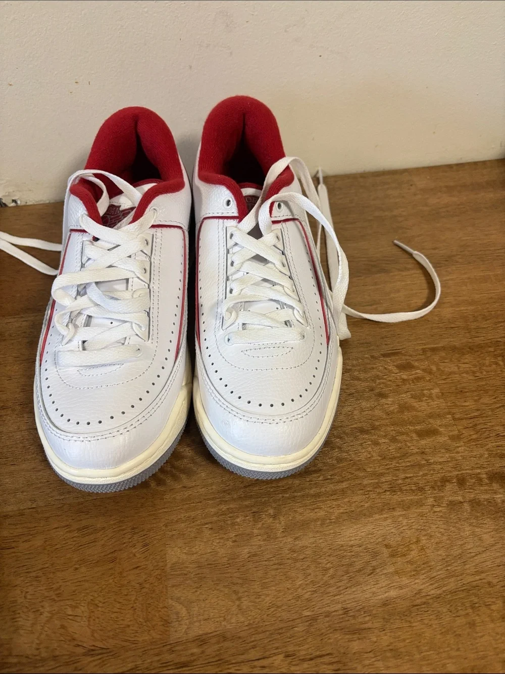 Nike Air Jordan 2/3 White Varsity  Red Sneakers. size 6 New